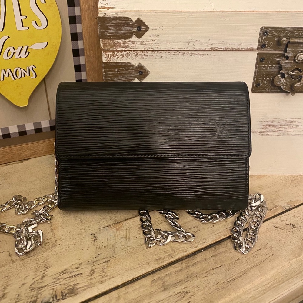 ❌SOLD❌ Authentic Louis Vuitton Crossbody ❌SOLD❌